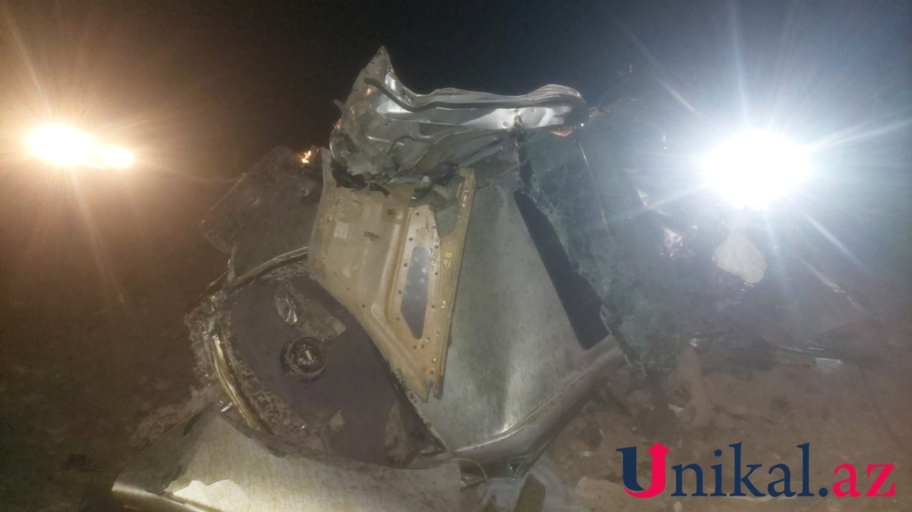 Göygöldə avtomobil aşdı - Ölənlər və yaralananlar var (FOTO)